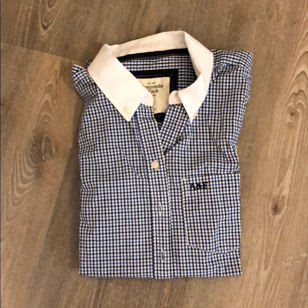 Abercrombie &Fitch Button down shirt. Long sleeves